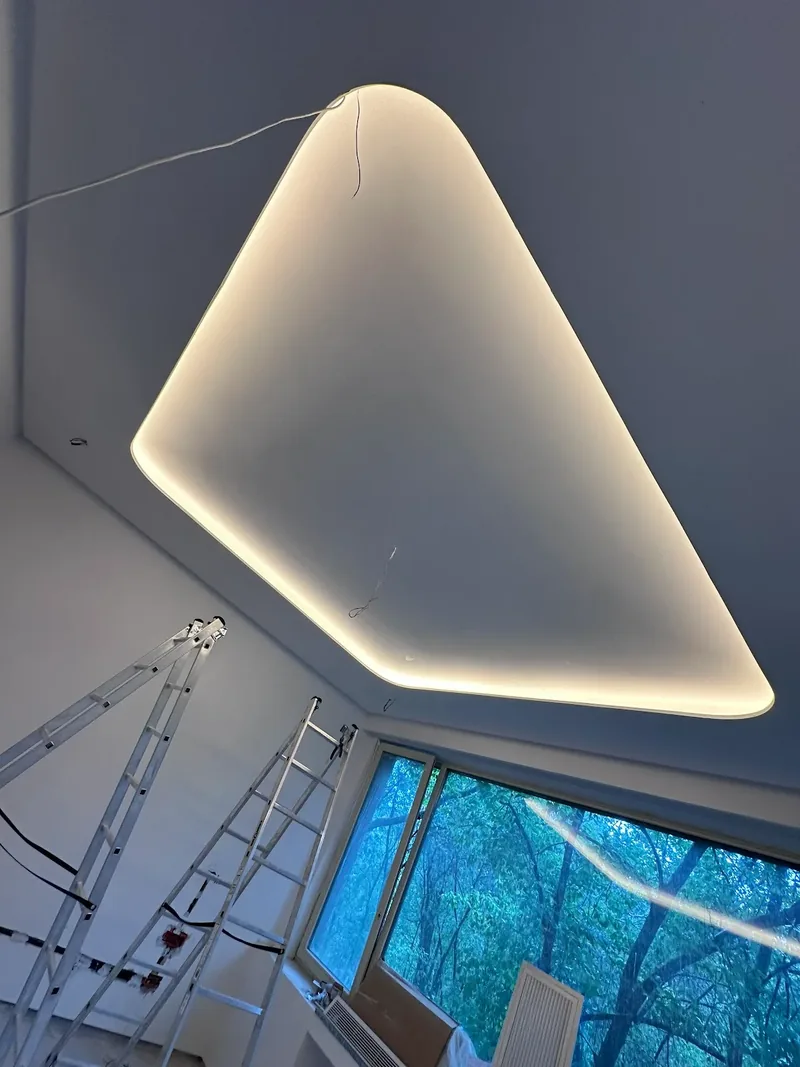 Plafon casetat cu profil LED